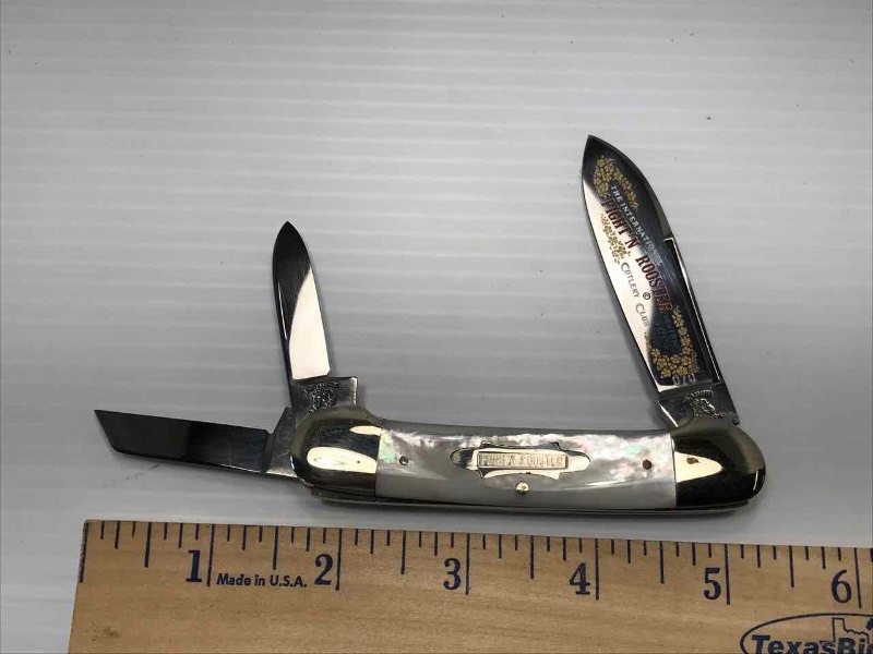 lot 448 image: Fightn Rooster Knife (Mother of Pearl)  1987 070