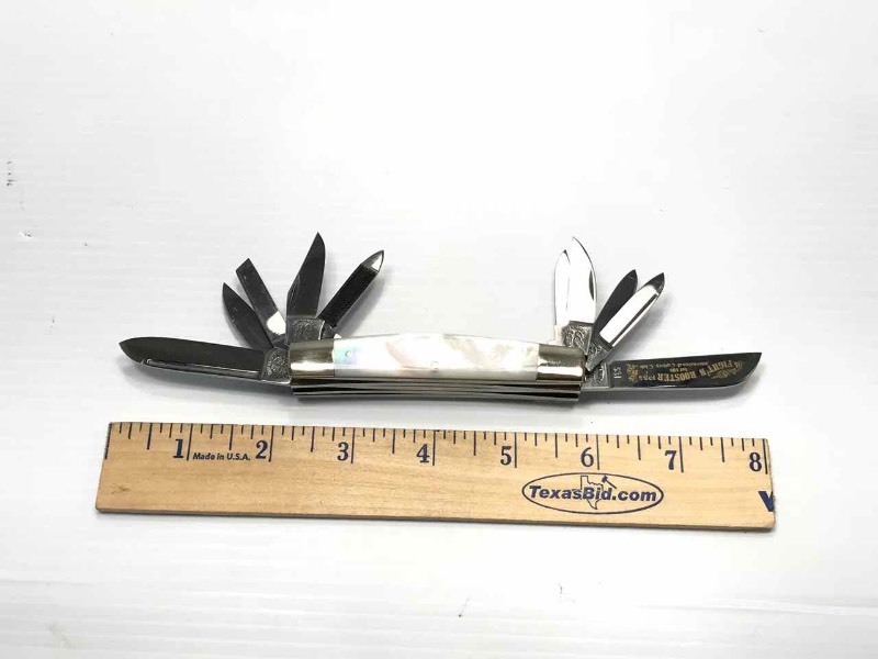 lot 457 image: Fightn Rooster Knife (Mother of Pearl)  1984 I 531