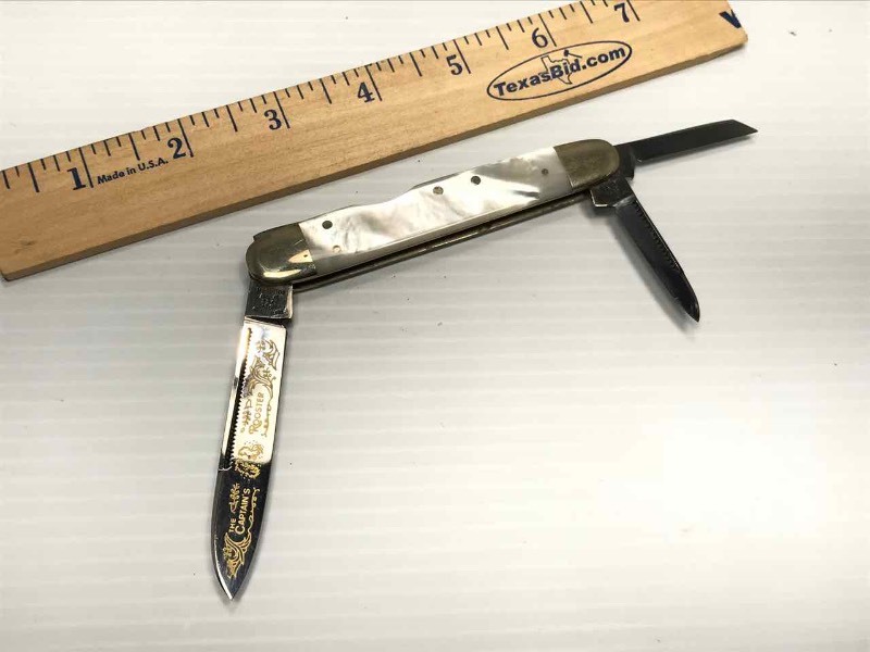 lot 462 image: Fightn Rooster Knife  The Captains Rooster (Mother of Pearl)