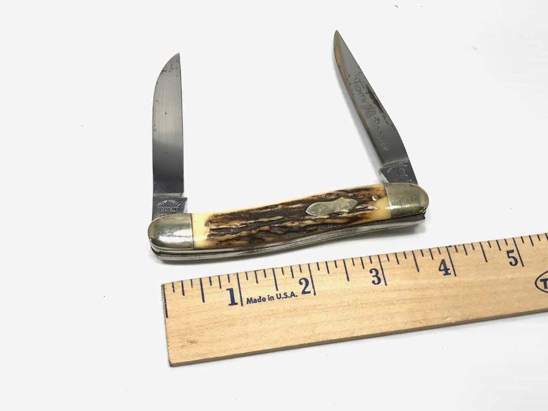 lot 472 image: Fightn Rooster Knife  Folding