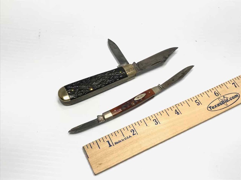 lot 488 image: (2) Knifes  Case 6235 12 & 6233 (wear)