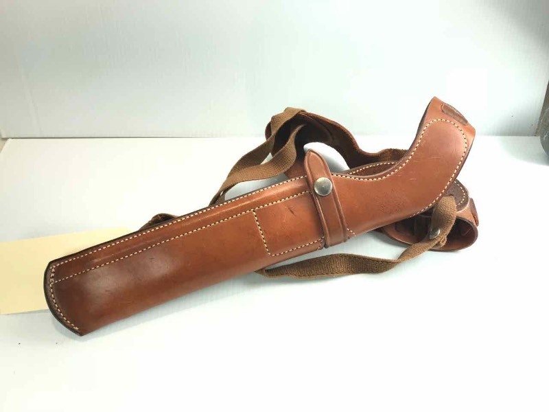 lot 592 image: Bianchi  Leather Shoulder Holster X-2100 .38.357 revolver, Phantom