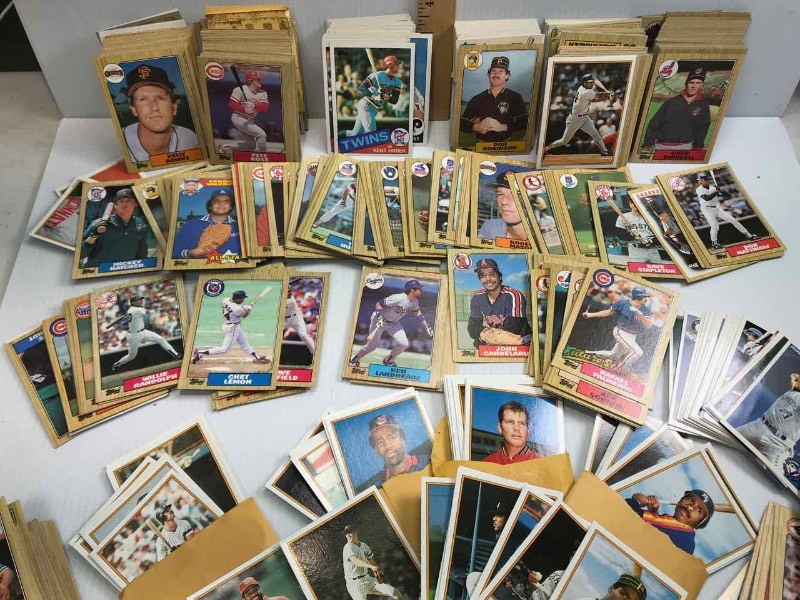 lot 627 image: Baseball Cards