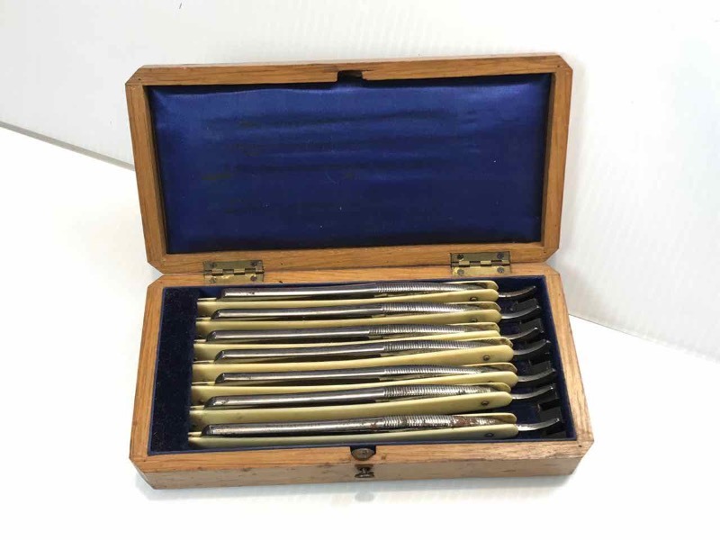 lot 699 image: Straight Razor  7 Days, Keen Edge in H. Parker Wood Box