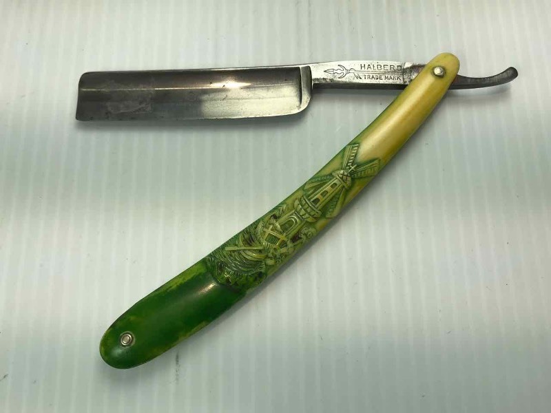 lot 714 image: Straight Razor  F.A. Clauberg New-York, Made in Germany, Halberd Trademark