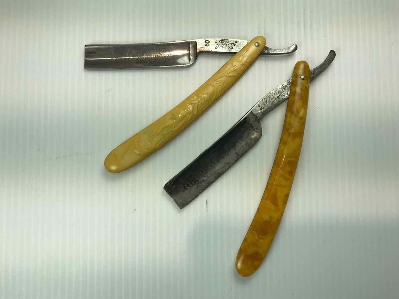lot 716 image: (2) Straight Razors  Griffon XX 60 Germany Card Magnetic