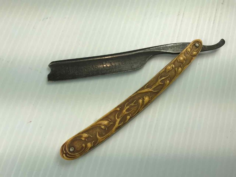 lot 717 image: Straight Razor  Arkansas Rattler, Made Expressly for Simmons Hardware, Made in Germany