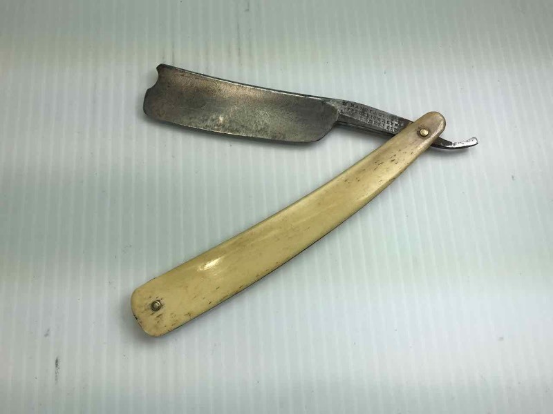 lot 723 image: Straight Razor  F.R. Manufactured Frederick Reynolds Sheffield