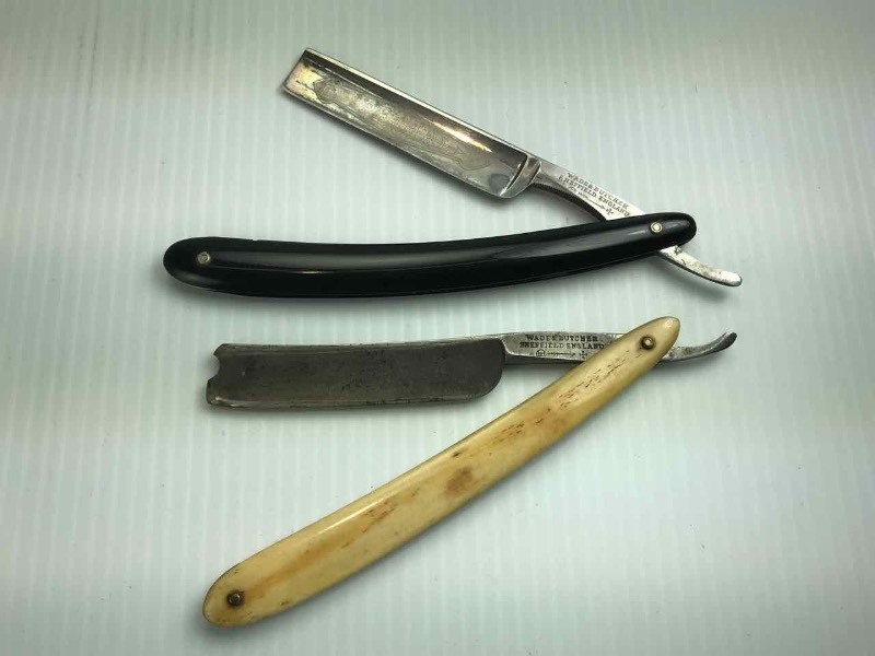 lot 738 image: (2) Straight Razors  Wade & Butcher Sheffield England