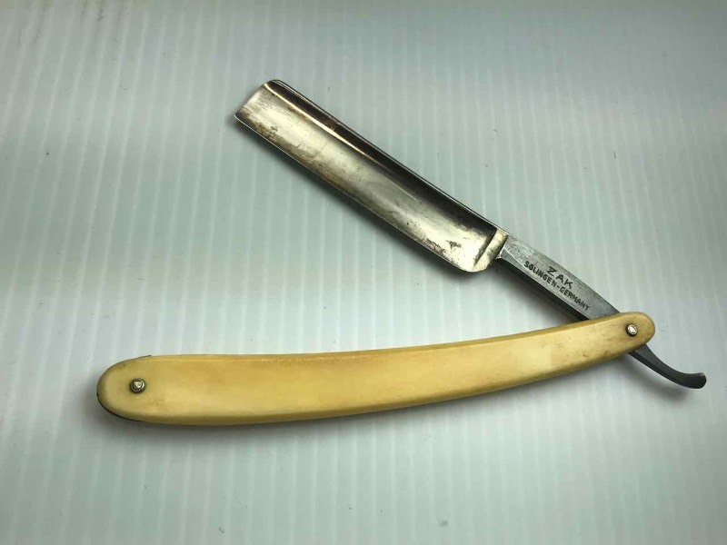lot 740 image: Straight Razor  Zak Solingen Germany Century T.M.