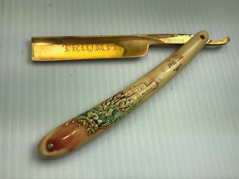 lot 747 image: Straight Razor  Wells & Nellegar Chicago, Made in Germany, Triumph (castle)