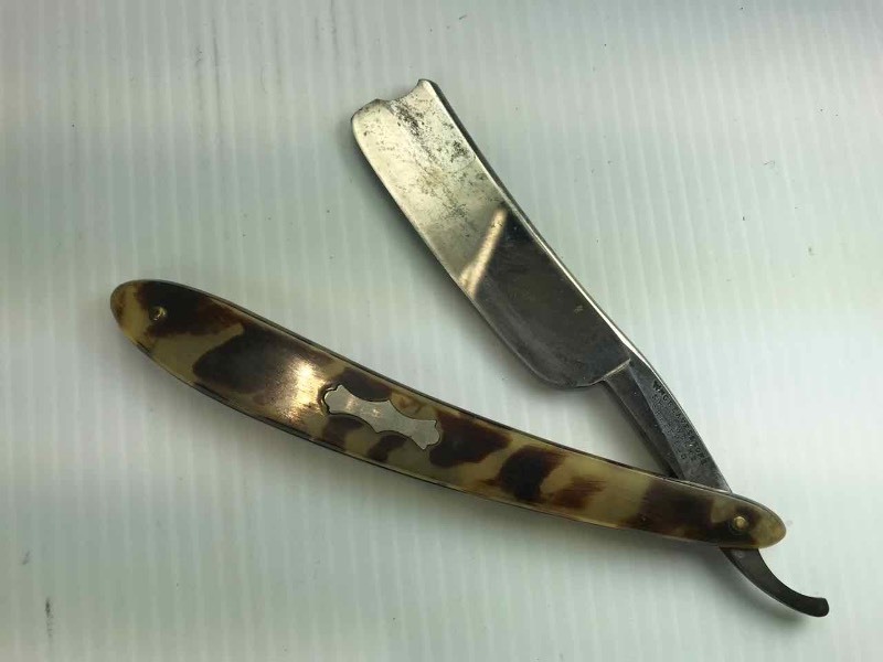 lot 754 image: Straight Razor  Wm. Greaves & Sons, Sheaf Works Sheffield