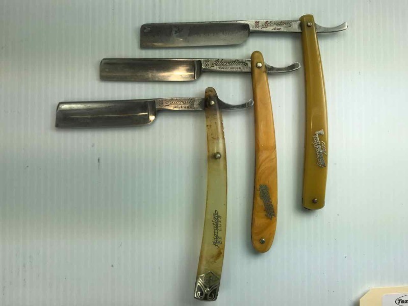 lot 763 image: (3) Straight Razors  Adoration (292, 666, 295)