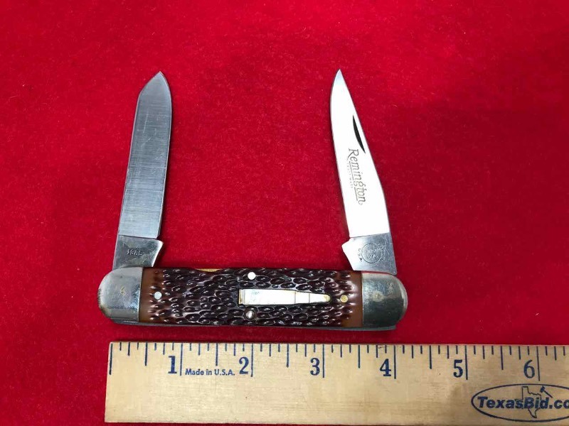 lot 535 image: Knife  Remington UMC 1985