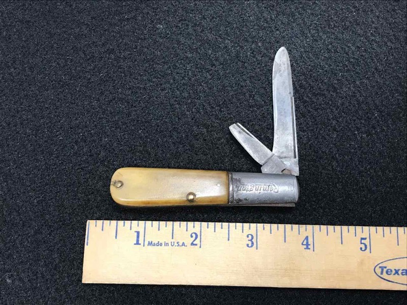 lot 539 image: Knife  Remington 2-Blade w1 broken (shows wear)