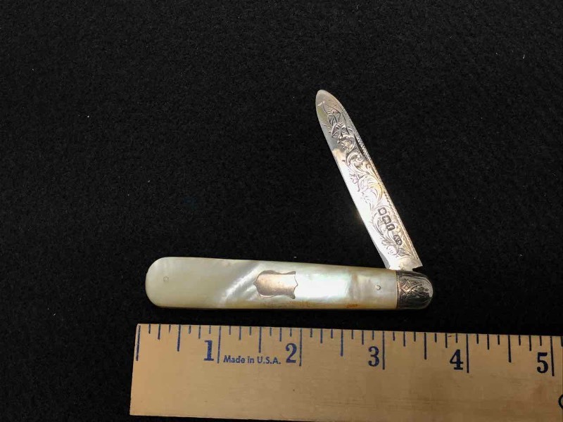 lot 555 image: Knife Antique, Mother Of Pearl  Sheffield, Single Blade