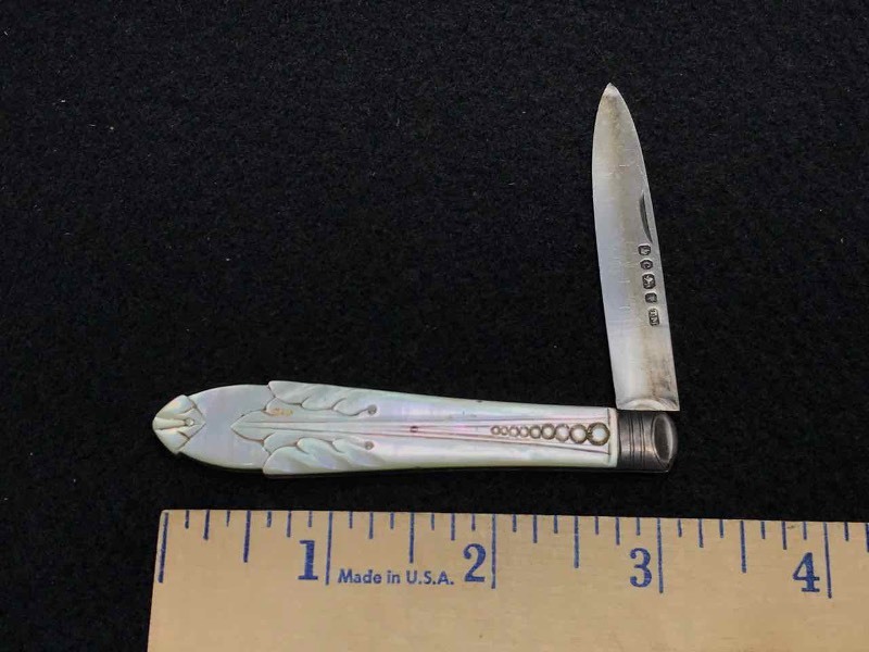 lot 559 image: Knife Antique, Mother Of Pearl  Thomas Marples, Sheffield
