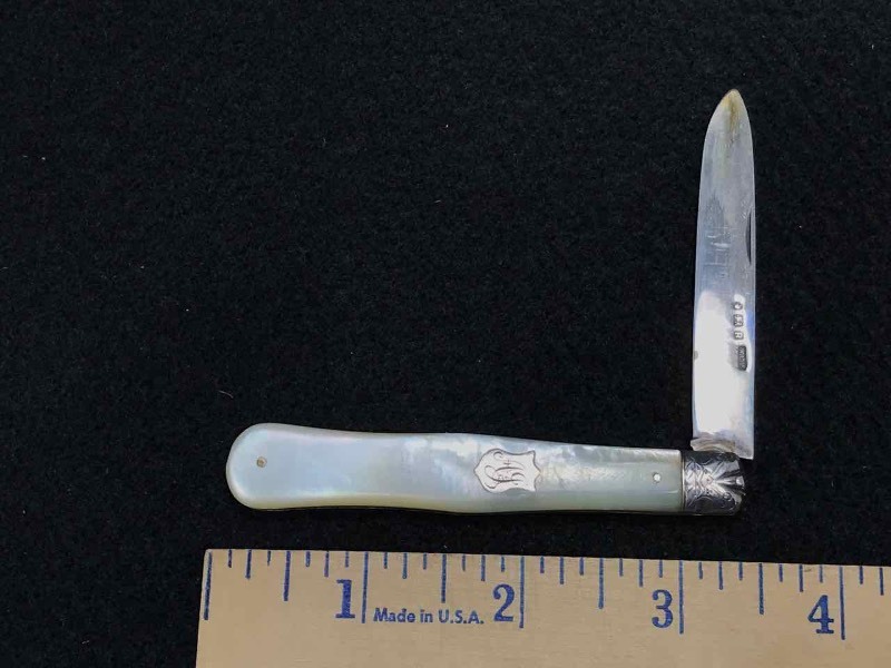 lot 561 image: Knife Antique, Mother Of Pearl  Sheffield, Single Blade