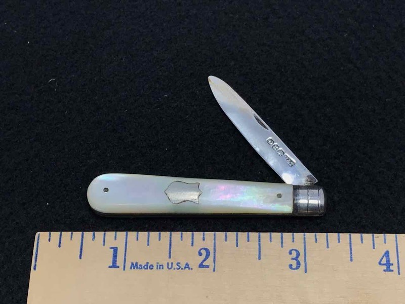 lot 566 image: Knife Antique, Mother Of Pearl  Birmingham