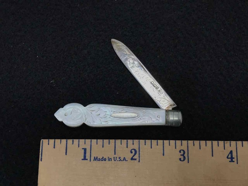 lot 568 image: Knife Antique, Mother Of Pearl  Sheffield, Charles William Fletchor, Single Blade