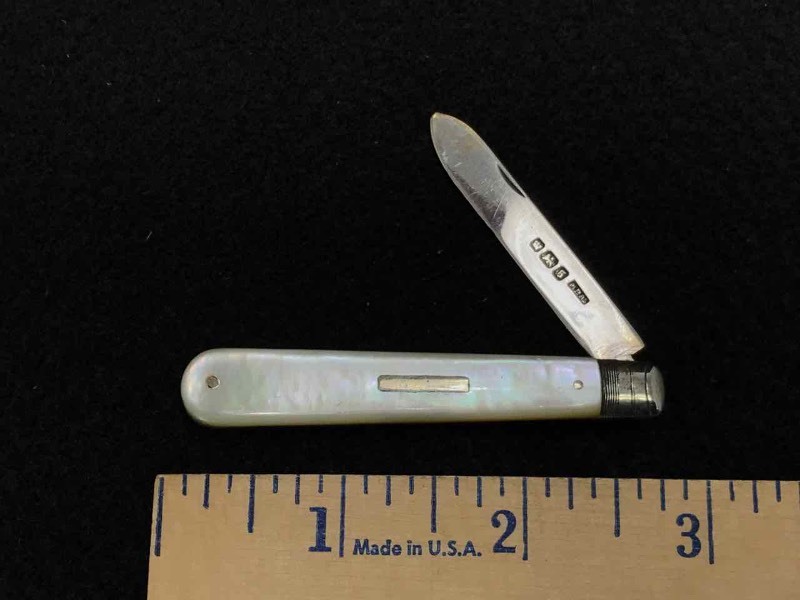 lot 575 image: Knife Antique, Mother Of Pearl  Sheffield, Miller Brothers, Single Blade