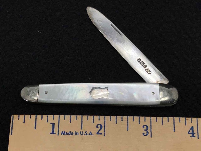 lot 578 image: Knife Antique, Mother Of Pearl  Birmingham, James Fenton, Single Blade