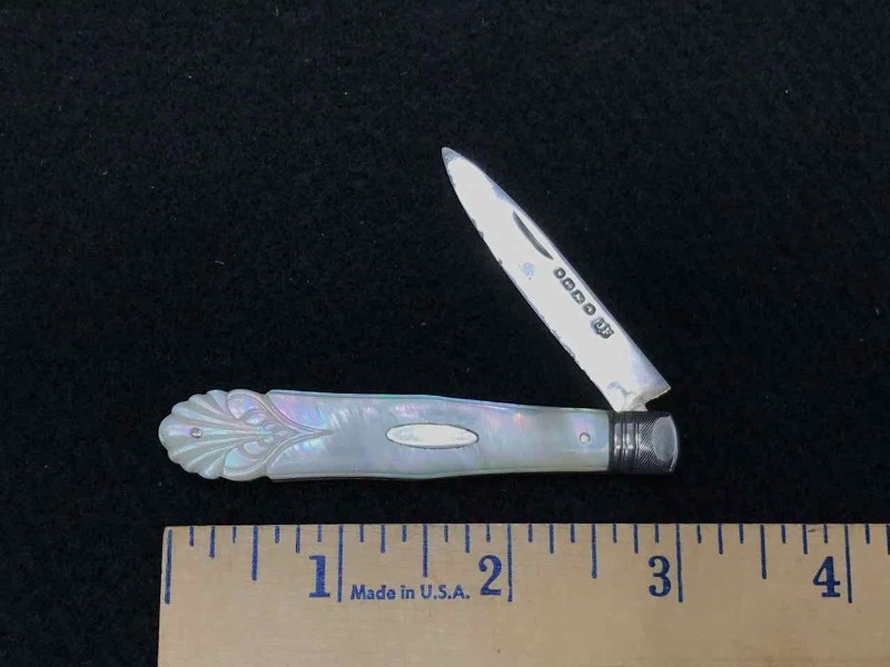 lot 579 image: Knife Antique, Mother Of Pearl  Birmingham, James Fenton, Single Blade