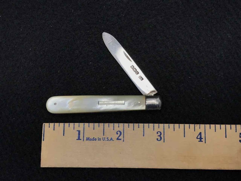 lot 580 image: Knife Antique, Mother Of Pearl  Sheffield, Thomas Marples, Single Blade