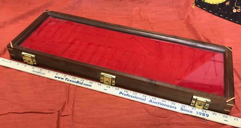 lot 659 image: Display Case