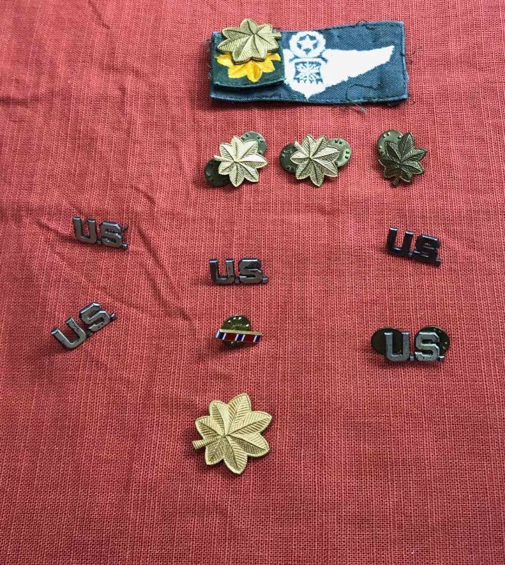 lot 663 image: Pins  Military