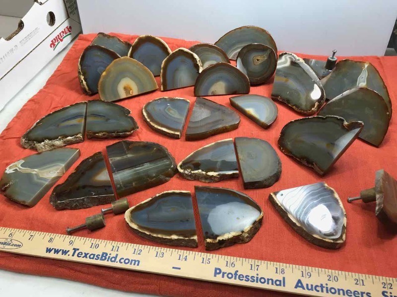 lot 673 image: Polished Rock-Slice Cabinet Pulls & Pieces