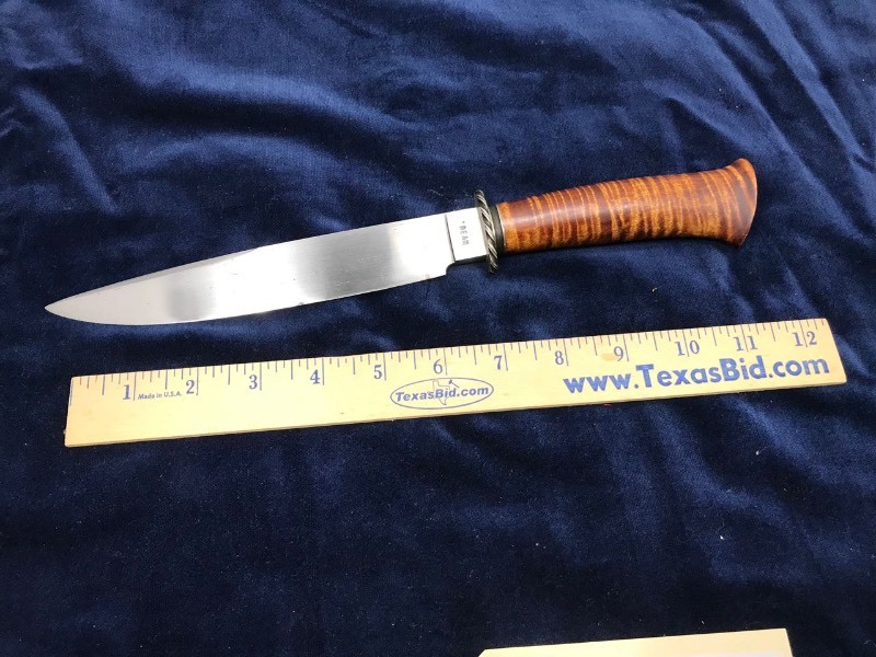lot 127 image: Custom Knife  Maker Harvey Dean, Mastersmith since 1992,  Tigerstripe Maple Handle, apprx. 12.25 in. overall, some pitting on blade.  From Rockdale, Tx.