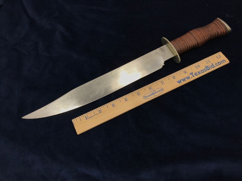 lot 152 image: Knife  Terry Callahan J.S. Bowie Unfinished Tiger Stripe Maple, Pitting on Blade, Loose Handle