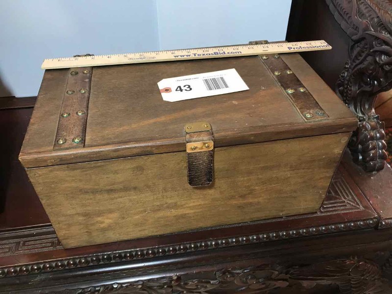lot 43 image: Treasure Chest
