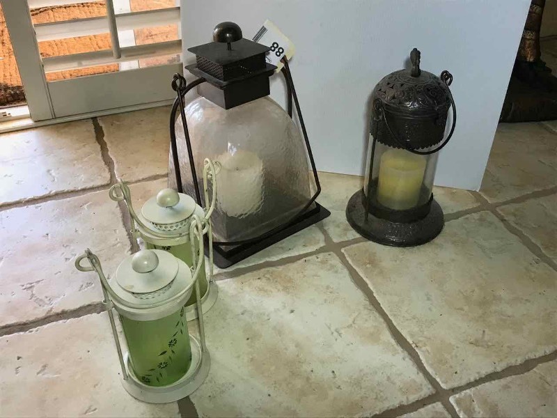 lot 88 image: (4) Garden Lanterns