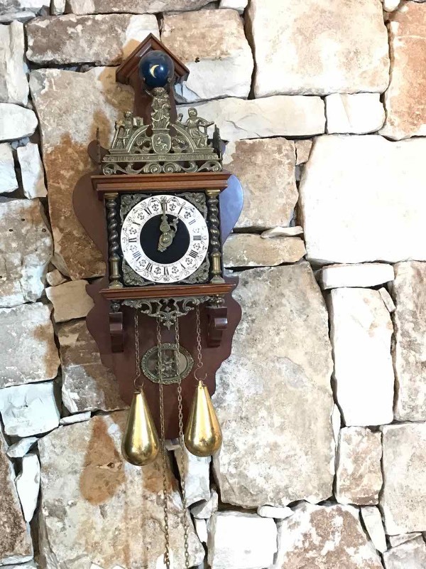 lot 132 image: Wall Clock (Nu Fick Syn Sin)