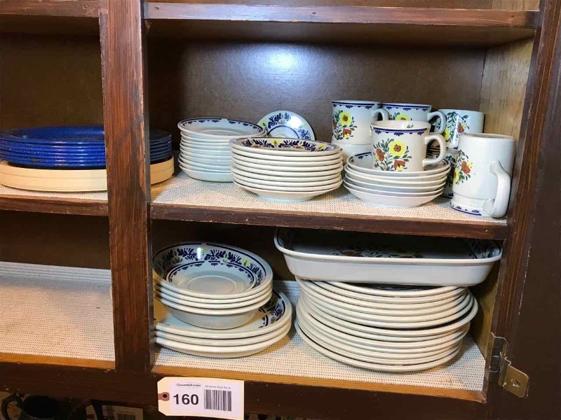 lot 160 image: Dish Set  Wedgwood Breton, Enamelware Plates, Plastic Lazy Susan