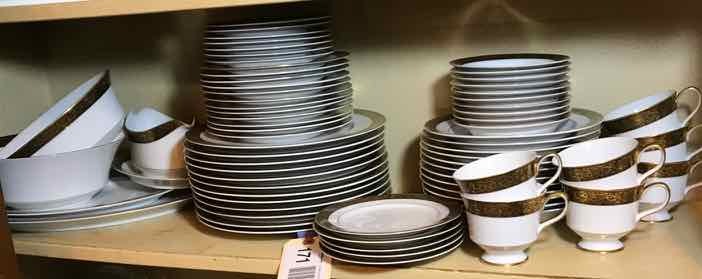 lot 171 image: Dish Set  Sango Hampton 3758