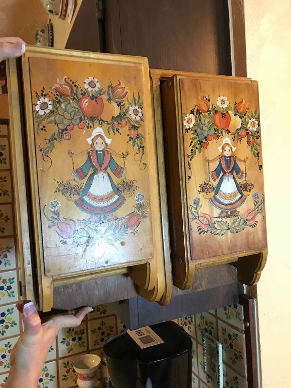 lot 190 image: (2) Painted Wall Boxes