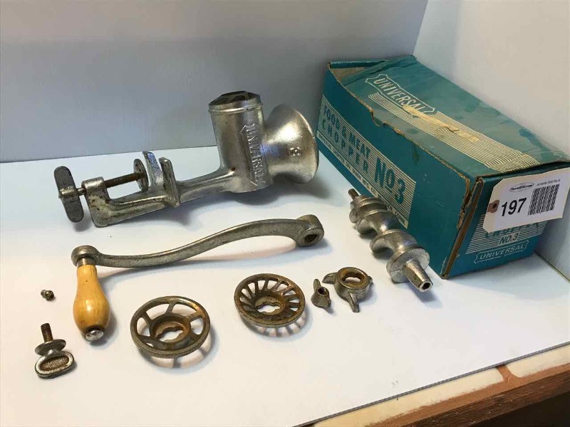 lot 197 image: Food & Meat Chopper  No. 3 Universal
