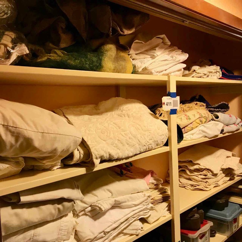 lot 411 image: Asst. Bed Linens