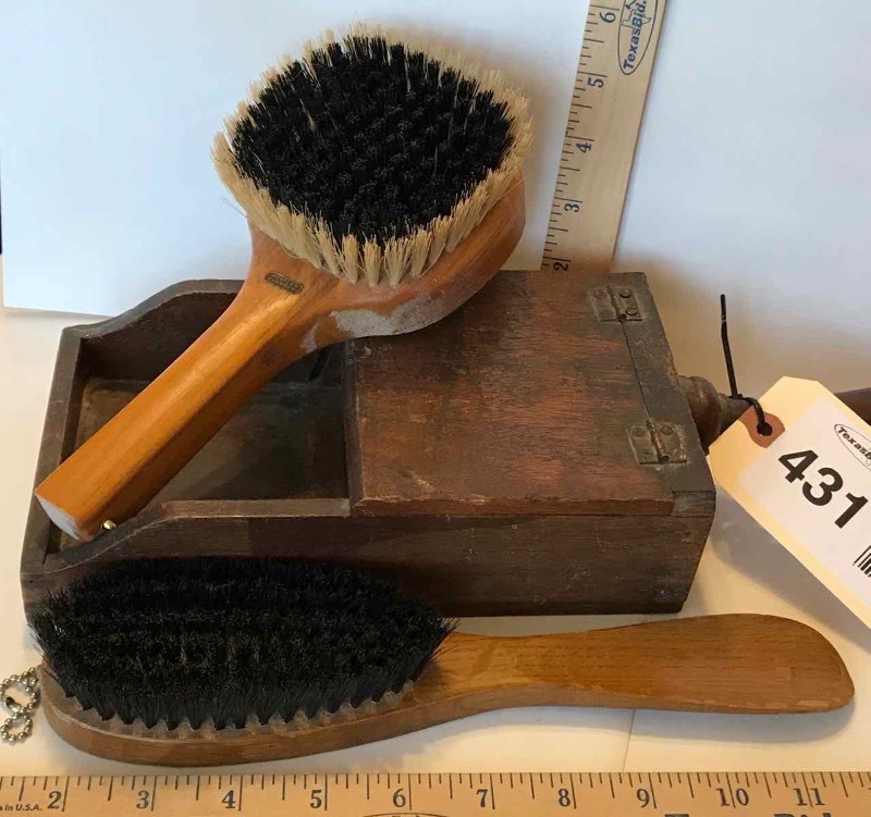lot 431 image: (1) Antique Wood Scoop, (2) Clothing Brushes
