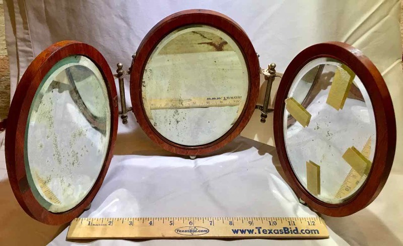 lot 473 image: Small Triple Dresser Mirror