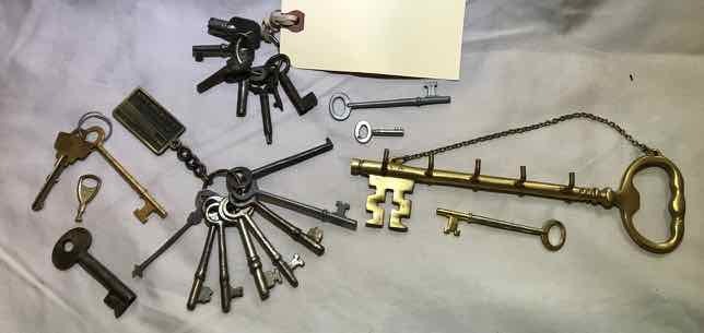 lot 474 image: Keys, All Kinds