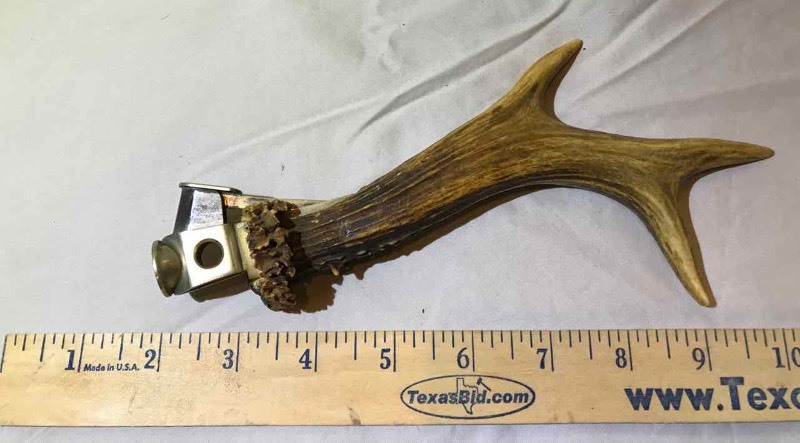lot 478 image: Antler Handle Cigar Cutter