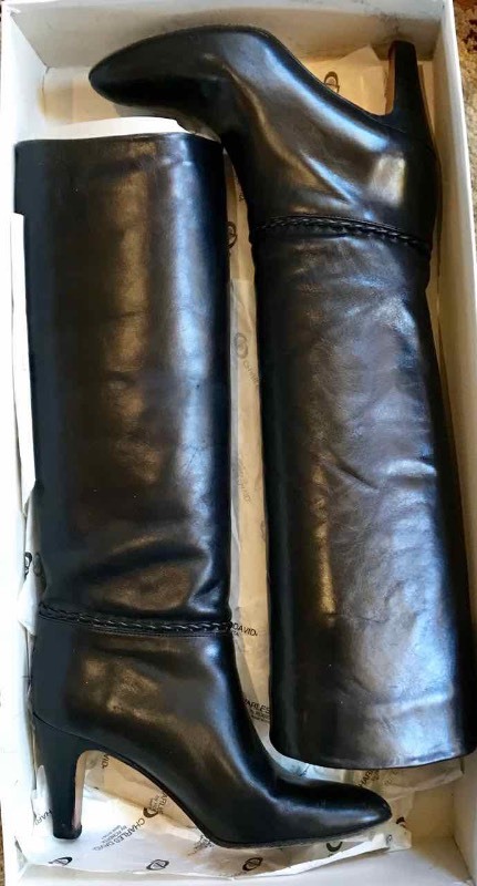 lot 481 image: (1) Pair Black Tall Boots  Hana Mackler, Made in Italy 8AA