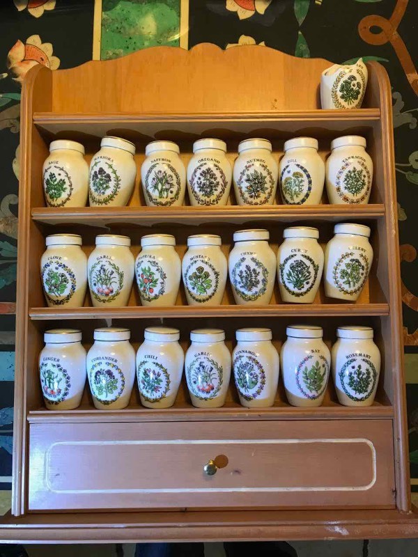 lot 497 image: Spice Rack
