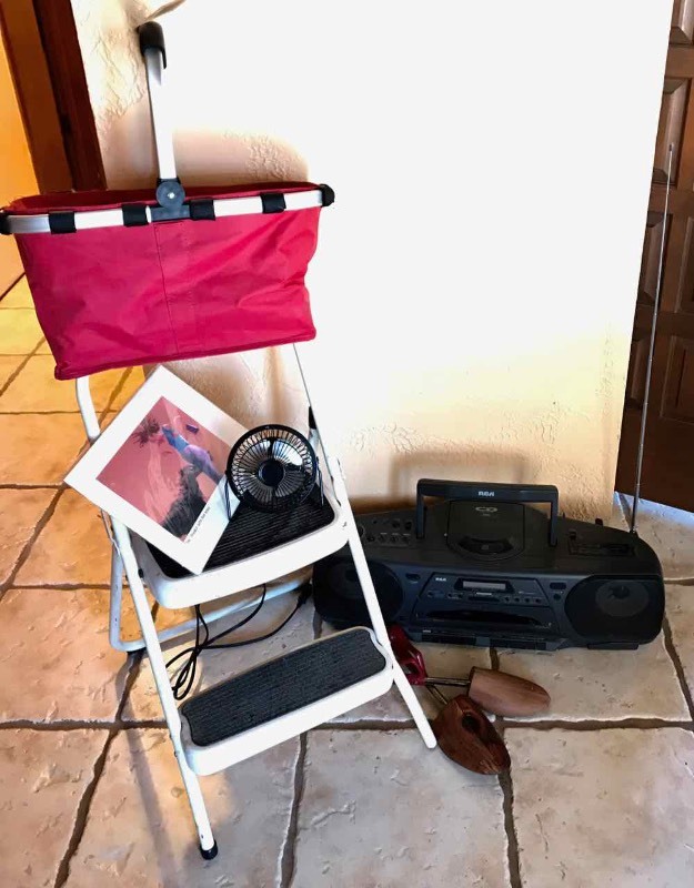 lot 501 image: Step Stool, Jam Box, Fan, Tote, Shoe Trees