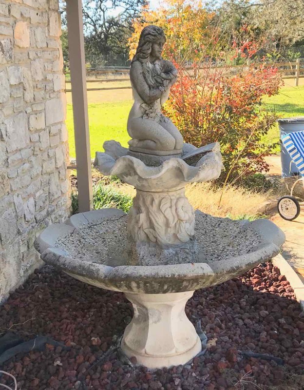 lot 512 image: Concrete  Large Fountain