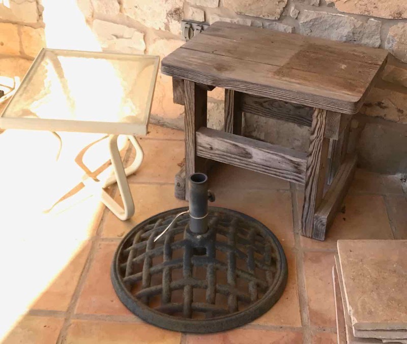 lot 522 image: Patio Umbrella Stand, (2) Small Side Tables